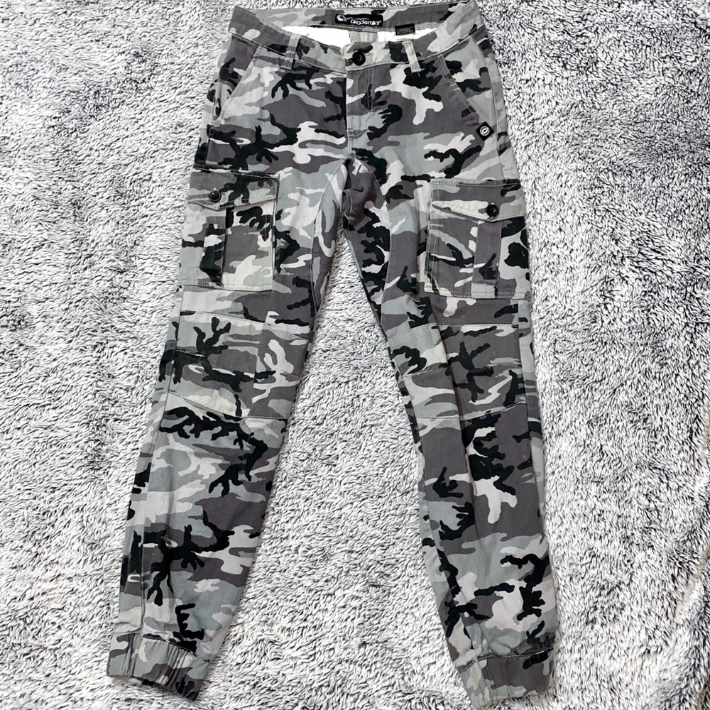 Akademiks Camouflage Cargo Pants